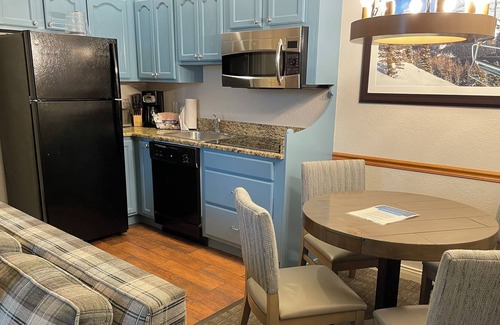 Boyne Falls Resort | 💕🌼🌸 1 bedroom 1 bath suite at Boyne Mountain 2 nights.