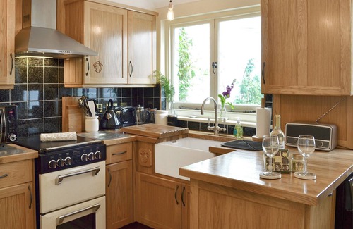 St Leonards-On-Sea Cottage | 1 bedroom accommodation in St Leonards-on-Sea, near Hastings