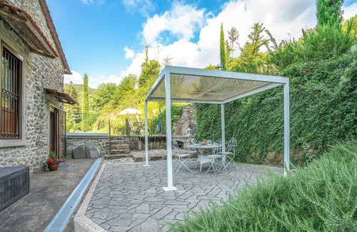 Castel Focognano House | 1 bedroom accommodation in Castel Focognano