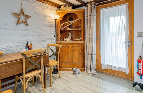 Eglwys-fach Cottage | 1 bedroom accommodation in Furnace, near Machynlleth