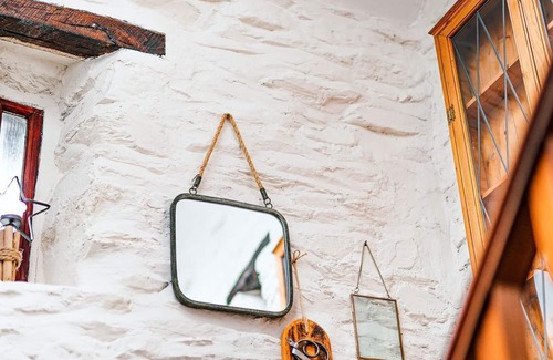 Eglwys-fach Cottage | 1 bedroom accommodation in Furnace, near Machynlleth