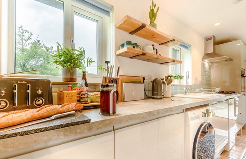 Newcastle Emlyn Cottage | 1 bedroom accommodation in Cwm-Morgan