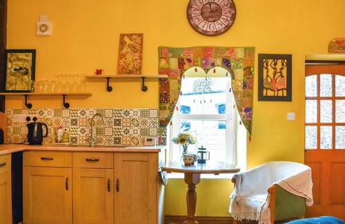 Pentrefelin Cottage | 1 bedroom accommodation in Llanfynydd