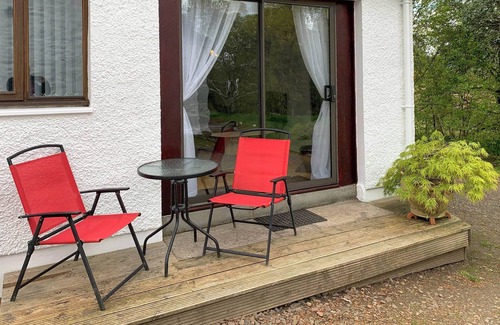 Alexandria Cottage | 1 bedroom accommodation in Arden, near Helensburgh