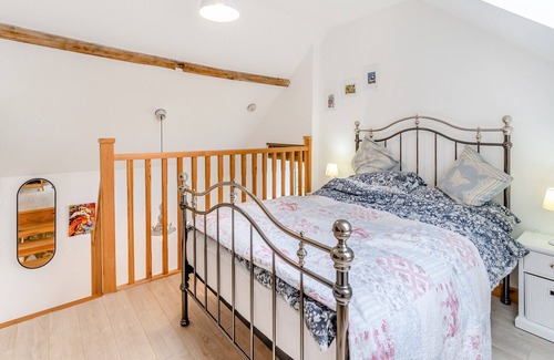 Ammanford Cottage | 1 bedroom accommodation in LlandyFan, near Ammanford