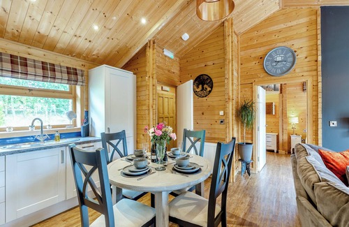 Welsh Frankton Ski Chalet | 1 bedroom accommodation in Ellesmere