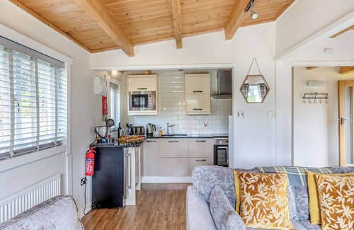 Welsh Frankton Ski Chalet | 1 bedroom accommodation in Ellesmere