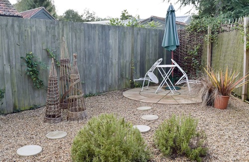 Saxmundham Cottage | 1 bedroom accommodation in Bruisyard, near Framlingham