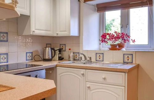 West Compton Cottage | 1 bedroom accommodation in Uploaders