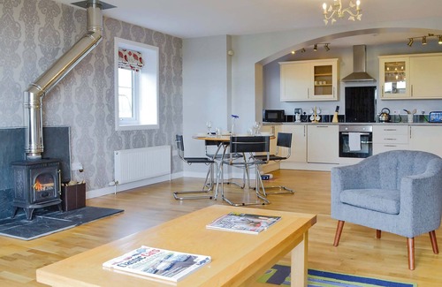 Murthly Cottage | 1 bedroom accommodation in Waterloo