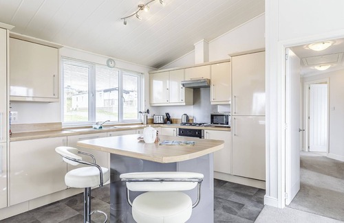 White Cross Ski Chalet | 1 bedroom accommodation in Newquay