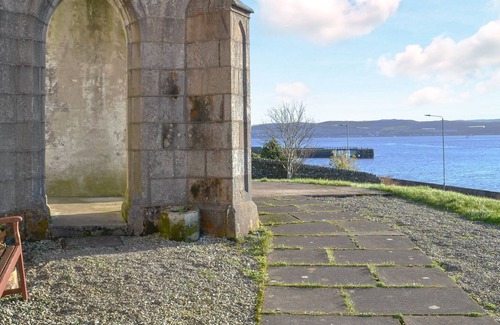 Strone Cottage | 1 bedroom accommodation in Strone, near Dunoon