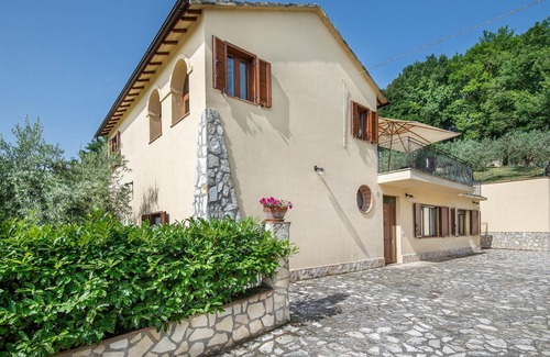 Fornole Apartment | 1 bedroom accommodation in Narni