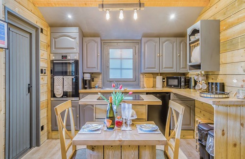 New Forest District Cottage | 1 bedroom accommodation in Ringwood, New Forest