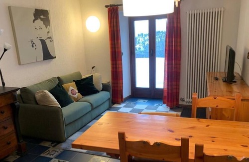 Pallusieux Apartment | 1 bedroom apartment with private garden and Mt. Blanc