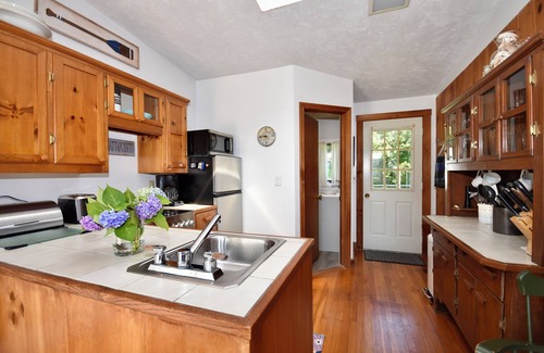 Mattapoisett Apartment | 1 bedroom apartment overlooking Inner Harbor