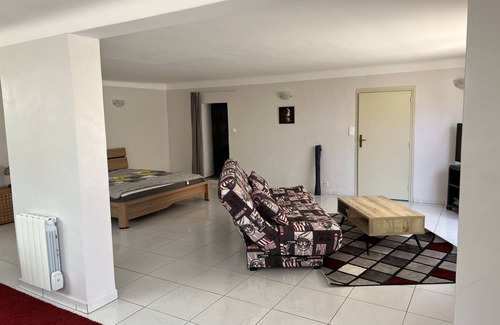 Riou - Petit Juas - Av de Grasse Apartment | 1 Bedroom Apartment in Le Cannet