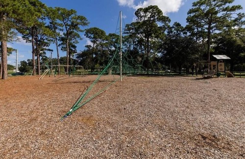 Gillespie Park Apartment | 1 Bedroom Apartment L-(427355) by Houzlet