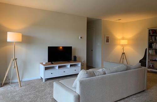 Alexandria West Apartment | 1 Bedroom Apartment in Alexandria Available for Short and Long Stays