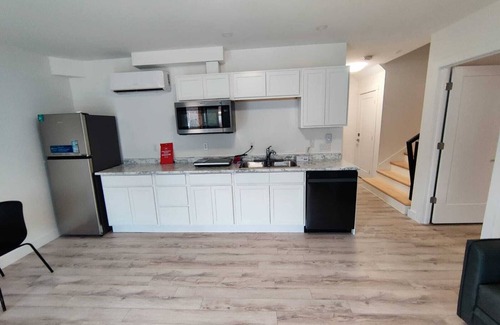 Halifax House | 1 bedroom apt with parking for short -midterm stay