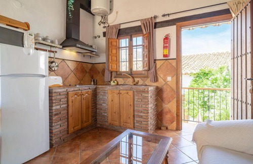 Alfarnatejo Apartment | 1 bedroom awesome apartment in Mondron