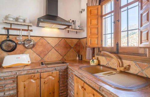 Alfarnatejo Apartment | 1 bedroom awesome apartment in Mondron