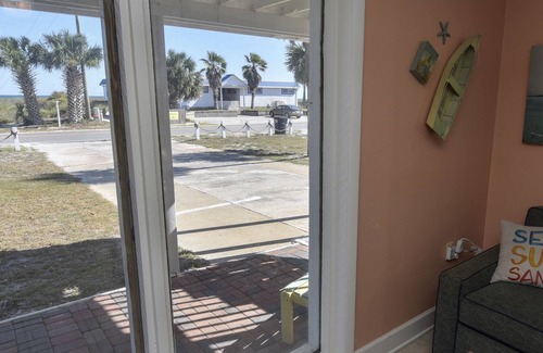 East End Condo | 1 BEDROOM BUNGALOW WITH WATER VIEW 1ST TIER - SLEEPS UP TO 5 - PET FRIENDLY