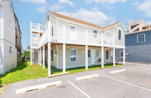 Ocean City Apartment | 1-Bedroom Bayside Canal front Condo. In the heart of downtown OC.
