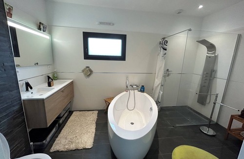 Becleguer Bed & Breakfast | 1 bedroom bed & breakfast in ploulec'h