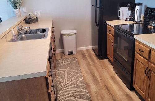 Osage Beach Condo | 1 - bedroom condo in Osage Beach with boat slip included. Water view, 21mmnnn