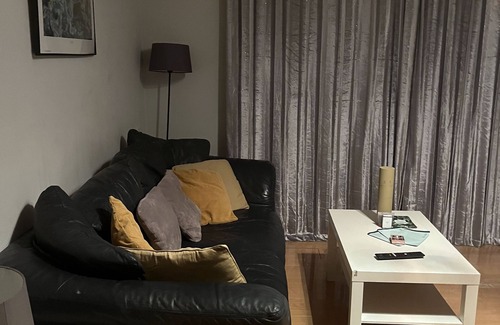 Bromley North Apartment | 1 Bedroom Garden Apartment in Zone 2