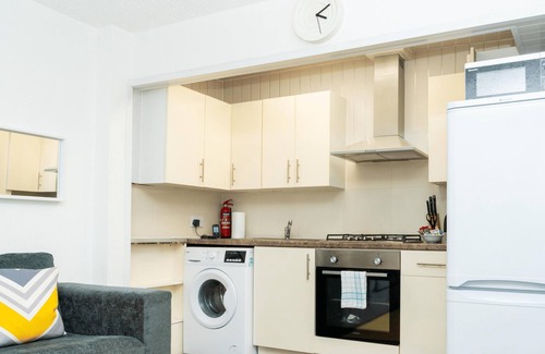 Glenisla Apartment | 1 Bedroom Short Let Stay by Central Serviced Apartments