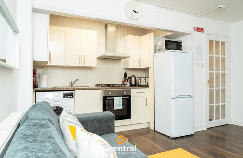 Glenisla Apartment | 1 Bedroom Short Let Stay by Central Serviced Apartments