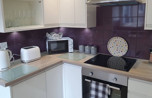 Bridge of Allan House | 1 bedroom - heart of Bridge of Allan - parking