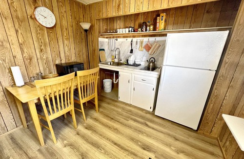 Lyonsville House | 1 Bedroom Home near Lassen Volcanic National Park + Starlink Wi-Fi