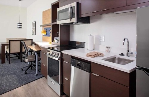 Airport North Apartment | 1 Bedroom King Suite Near Airport Lakes Park ORL