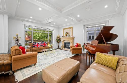 Marpole House | 1 Bedroom Luxury Retreat in Prime Vancouver