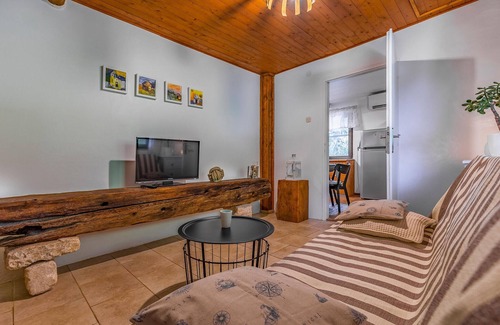 Mali Vareski House | 1 bedroom nice home in Segotici