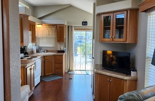 Kissimmee Cottage | 1 bedroom, private laundry in resort with a pool near Disney! Kissimmee