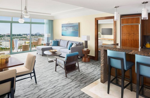 Paradise Island Resort | 1 Bedroom Suite Terrace View - 1 King bed - 974 Sq Ft - Max Occupancy: 4 Guests