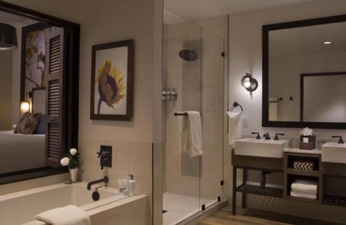 Napa Hotel | 1-Bedroom Suite at a 4⭐️ Hotel