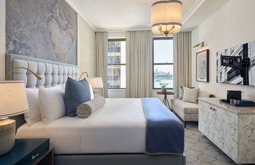 Financial District Hotel | 1-Bedroom Suite + Connecting Room at a 5⭐️ Hotel