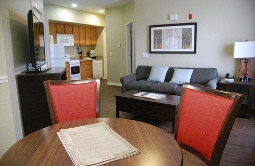 Table Rock Hotel | 1 Bedroom Suite in Branson, MO!