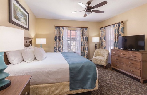 Table Rock Hotel | 1 Bedroom Suite in Branson, MO!