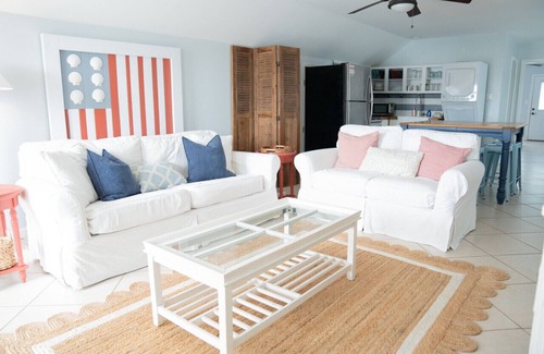 Tybee Island Apartment | 1 Bedroom Unit half block to beach