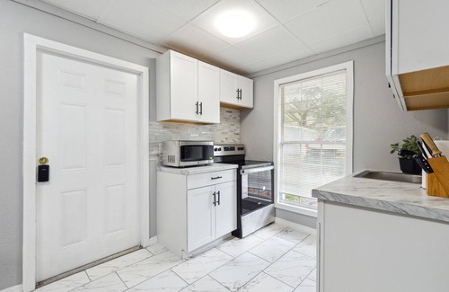 Taft House | 1-bedroom vacation home just 8 minutes from Florida Mall