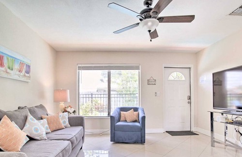 Central Oakland Park House | 1 bedroom Villa with a private patio and shared Pool