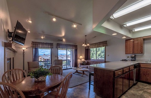 Hope Condo | 1 Bedroom with Mountain View