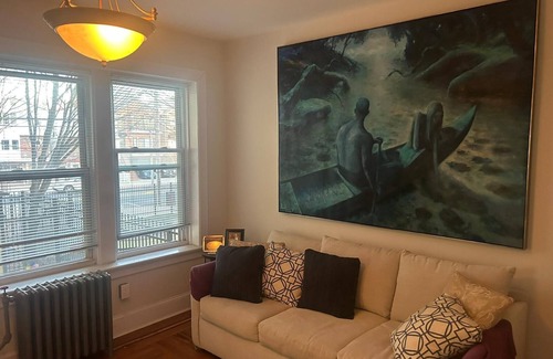 Union City Apartment | 1 BR, 1 BA, 15 minutes from Manhattan! Cozy apartment close to bus to city.