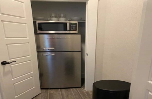 Bentonville Apartment | 1 BR,1BA room with private entrance $25 cleaning fee!